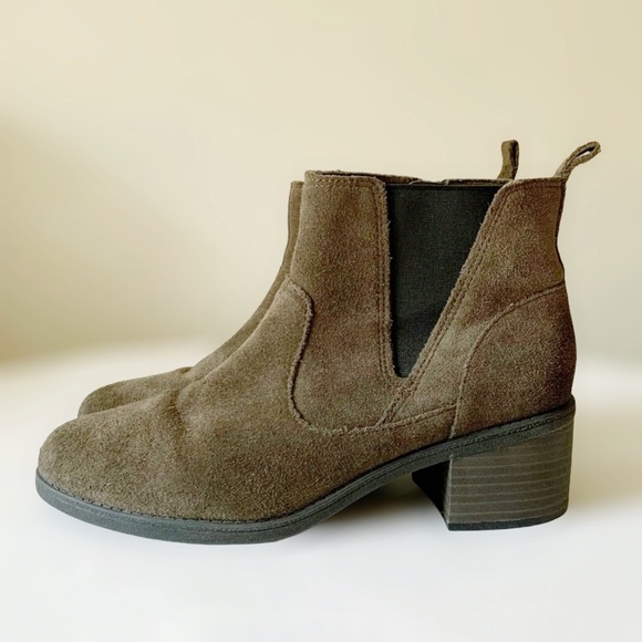 clarks brown suede ankle boots